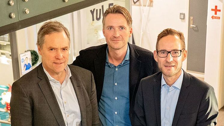 Gunnar Nordseth (tidigare VD), Johan Tjärnberg (ordförande) og Asger Hattel (ny VD) Foto: Signicat