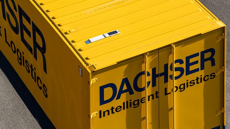 Dachser har installerat innovativa spårningsenheter på 8 500 växelflak som går i företagets vägtransportnät mellan filialer i Europa.