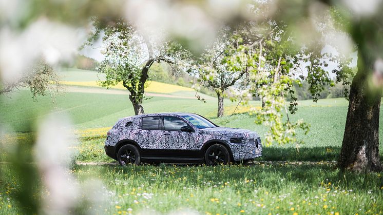 Mercedes-Benz EQC (maskerad) på smygprovkörning i tyska Schwarzwald.