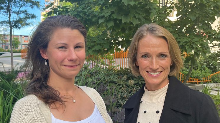 Maria Jörle (tv) tillsammans med Emma Weman, vd Structor Miljöbyrån. Bild: Structor.