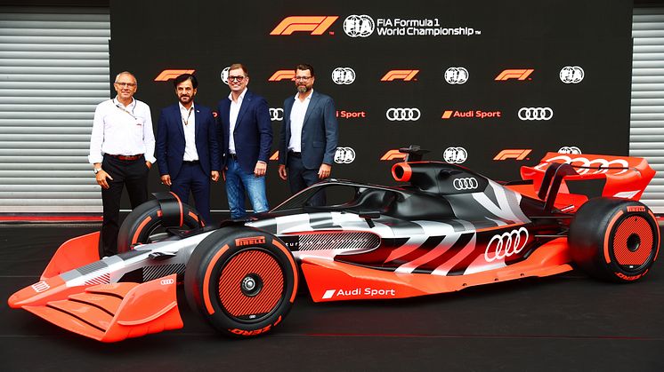 Stefano Domenicali, Formula 1 Præsident og CEO, Mohammed ben Sulayem, Præsident FIA, Markus Duesmann, CEO AUDI AG, og Oliver Hoffmann, ansvarlig for teknisk udvikling hos AUDI AG