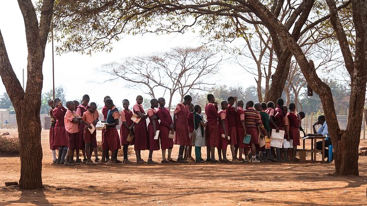 Erikshjälpen bedriver långsiktigt arbete för barns rättigheter i 18 länder, inklusive Sverige. I Kenya (där bilden är tagen) arbetar Erikshjälpen bland annat för att fler barn ska få tillgång till utbildning. Foto: Anna Hållams