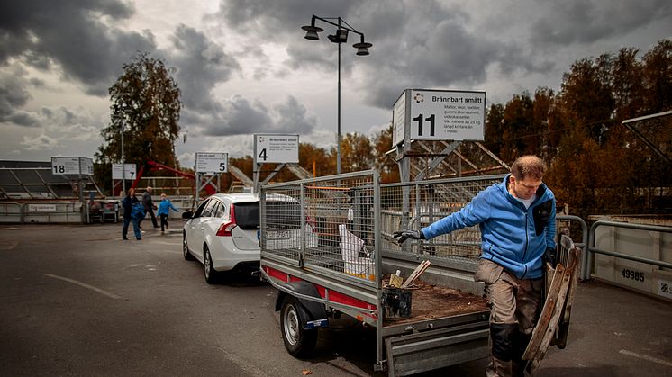 Från och med årsskiftet kan privatpersoner i Göteborg lämna grovavfall helt gratis, oavsett antal besök. Foto Frank Palm 