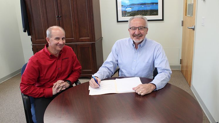 Jeff Albright (left), President, Yanmar America and Vincent Chiocchio, President, Controlled Air.