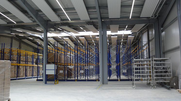 Das neue Verschieberegalsystem erhöht die Lagerkapazitäten am Produktionsstandort Horgau um ein Vielfaches.