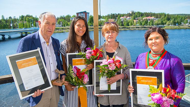 Bild från uppvaktningen av 2018 års stipendiater i Lycksele På bild: Bo Nilsson, Fransesca Vincentie, Gunilla Samberg, Sara Ajnnak Foto: Patrick Trägårdh 