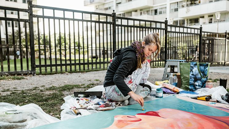 A research project, led by Northumbria University, aims to better connect the care system and expand it include creative health approaches such as art, crafts, sports, gardening or cooking to provide holistic support. Photo: Fotografia Inc/Getty