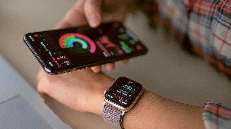 Smartwatches entwickeln sich zunehmend in Richtung kleiner medizinischer Diagnosegeräte. Einen Arztbesuch können sie nicht ersetzen, aber ergänzen, sagt Herzstiftungs-Experte Prof. Thomas Meinertz.