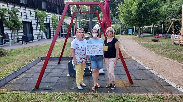 Kerstin Stadler von Bärenherz (Mitte) mit Christina Buck und Karin Lebarius