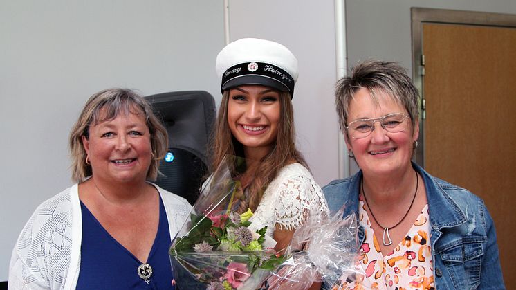 Emmy Holmgren (mitten), tillsammans med Lena Andersson (t.v.) och Ewa Karlsson Sjölander (t.h.)