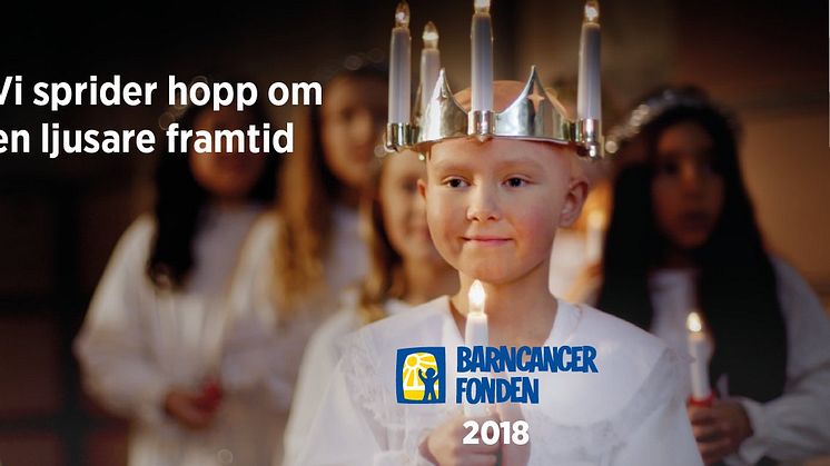 Huvudpersonen i fondens julkampanj är Ebba. Hon drabbades av leukemi när hon var nio år men mår mycket bättre nu tack vare modern barncancerforskning.