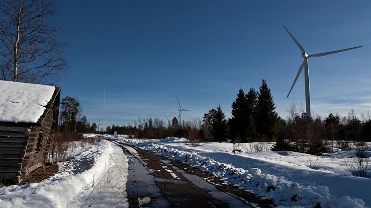 Vel blåst februar gir lavere strømpris