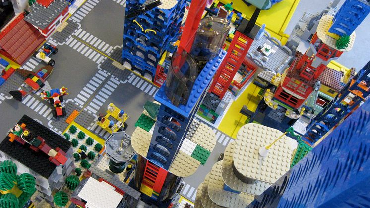 Mellom 28. sept. og 20. okt., i hele tre uker og fire helger kan du bygge fabelaktige byggverk i løpet av LEGO® festivalen på Teknisk museum.