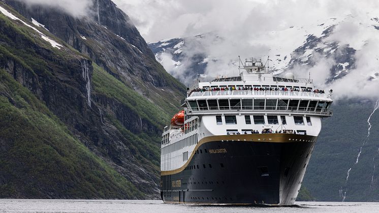 Havila Castor i Geirangerfjorden