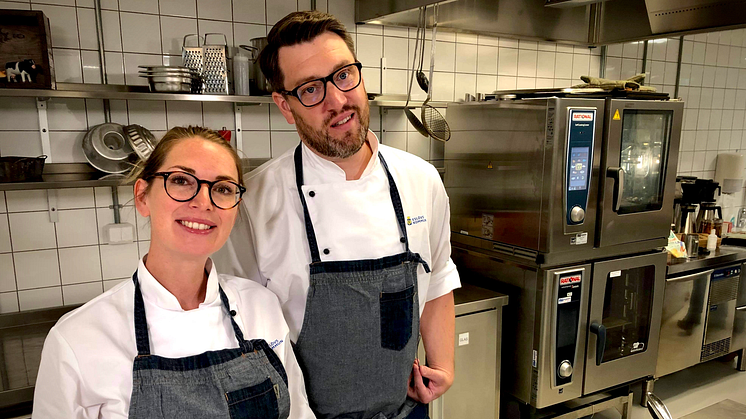 Charlotte Holm Brodersen och Michael Hallström tog initiativ till klimatveckan och jobbar som måltidsutvecklare i Eslövs och Höörs kommuner.