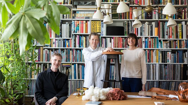 Linus Davisson, Swedese, Louise Hederström, formgivare och Åsa Johansson, Skanska. Bild: Skanska