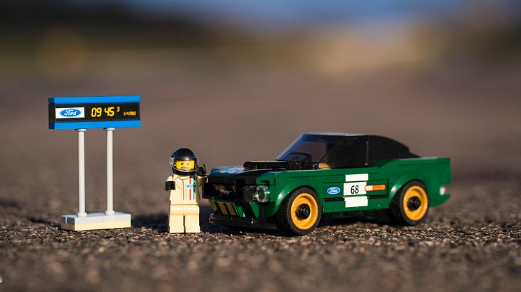 033_DG_Ford_Speed_Champions_Lego_