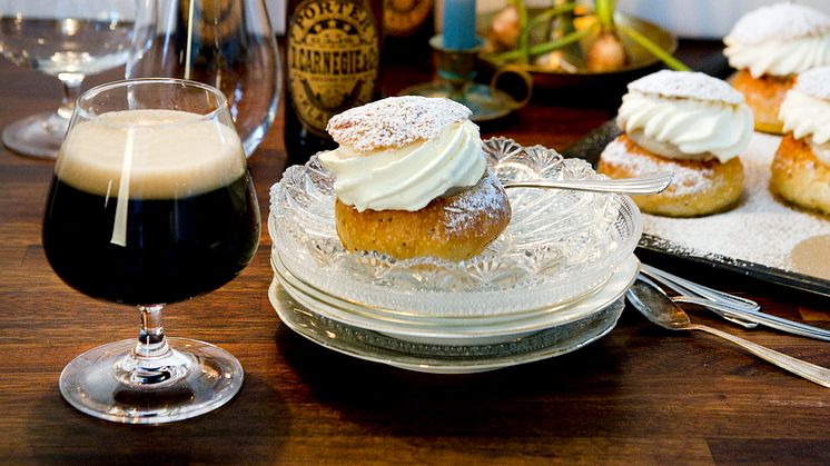 En semla och Carnegie Porter – en oväntad bra kombination