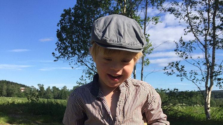 "Här kommer jag" säger Arvid 4 år, han älskar Emil och har alltid sin mysse och sin bysse med sig! 