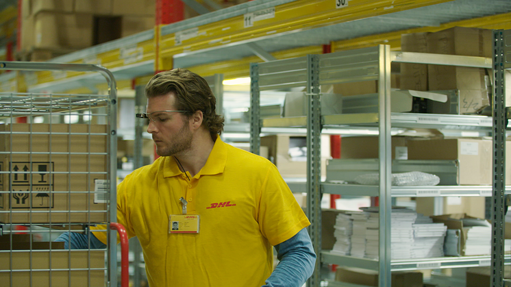 DHL Supply Chain gör smarta glasögon till ny standard inom logistik