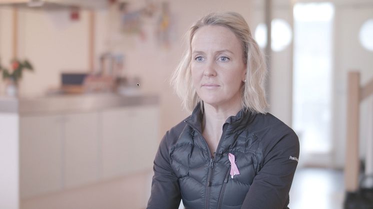 Anna Tell Thurén delar sin berättelse i Bröstcancerförbundets informationskampanj om patienträttigheter.