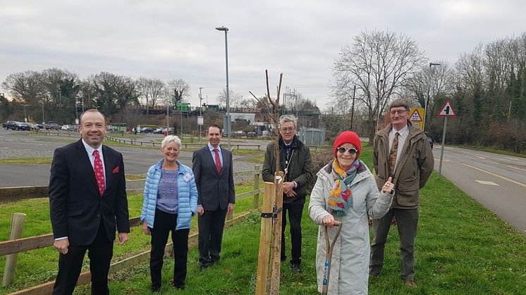 Chris Heaton-Harris MP, left, with local volunteers and London Northwestern Railway representatives