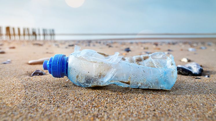 UN Environment says one million plastic drinking bottles are purchased every minute around the world 