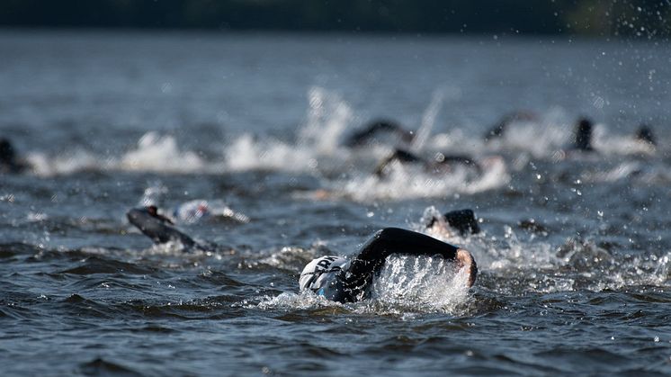 På lördag väntar 1,9 km simning, 90 km cykling och 21,1 km löpning deltagarna i Ironman 70.3 Jönköping 