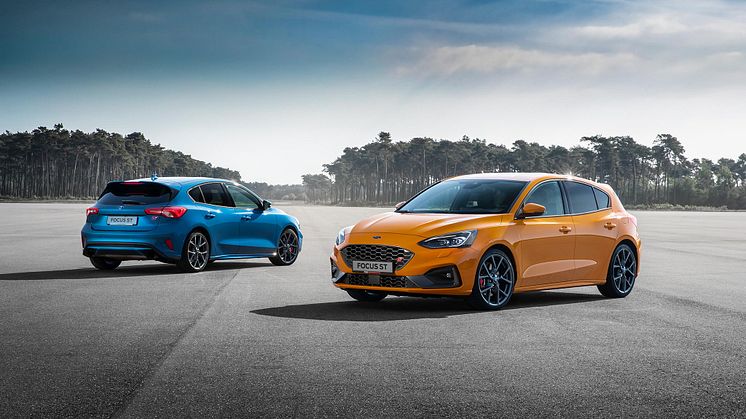 FORD_2019_FOCUS_ST_11-LOW