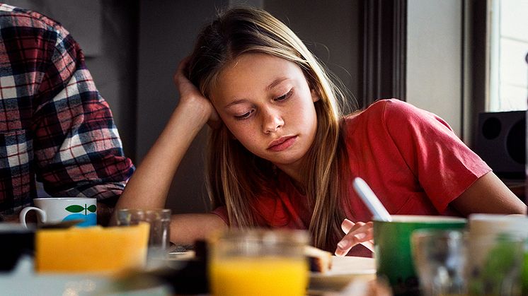 Svenska gymnasieungdomar ger distansundervisningen tumme upp