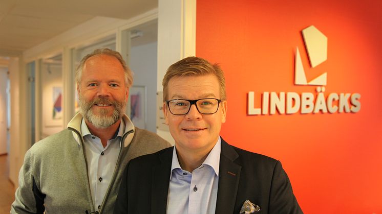 Nytt grepp: Alla anställda byter namn till Lindbäck. Stefan Lindbäck, vd Lindbäcks Group, och Magnus Lindbäck, fd Edin, vd, Lindbäcks Bygg, är nöjda med nya strategin.