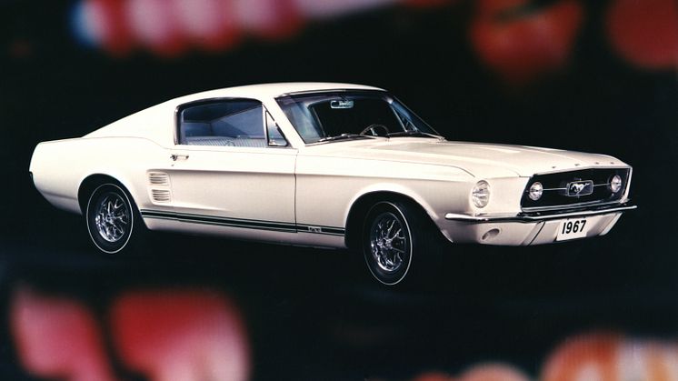 1967-Gen1-FordMustangGTfastback.jpg