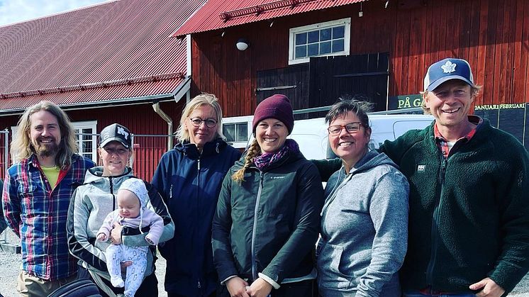 De fem nya deltagarna i den gröna inkubatorn Stadsbruk Roslagen, fr. vä i bild: Christopher Madsen, Terése Wahlgren, Anne Rönning, Elina Folkesson och Katja Wiezell, samt projektledare Pascal Letter.