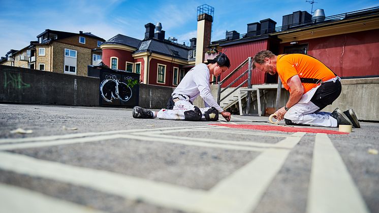 Ytan i anslutning till Stadsberget iordningställs inför sommaren. Foto: Maria Fäldt