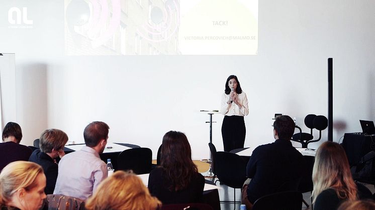 Victoria Percovic Guiterrez, projektledare Malmös innovationsplattform pratar Rosens röda matta