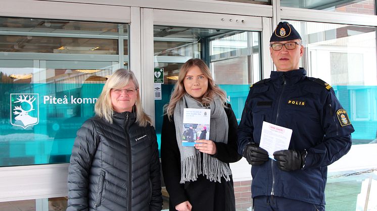 Helena Lindehag, folkhälsostrateg och samordnare PiteBrå, och Martina Conrad, hemtjänstchef, Piteå kommun, i brottsförebyggande samarbete tillsammans med Bo Hedlund, kommunpolis, Piteå älvdal. 