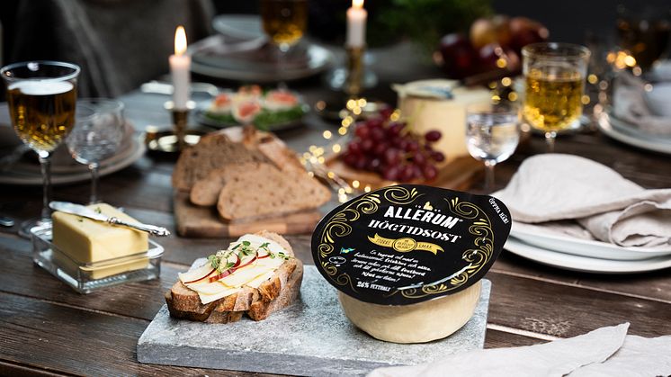 Med sin krämiga och balanserade smak har Allerums Högtidsost en självklar plats på årets julfirande.