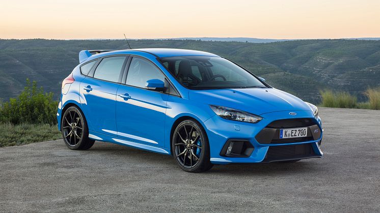 Täysin uusi Ford Focus RS AWD-nelivedolla tarjoaa täydellisen ajonautinnon innovaatioiden ja teknologioiden avulla