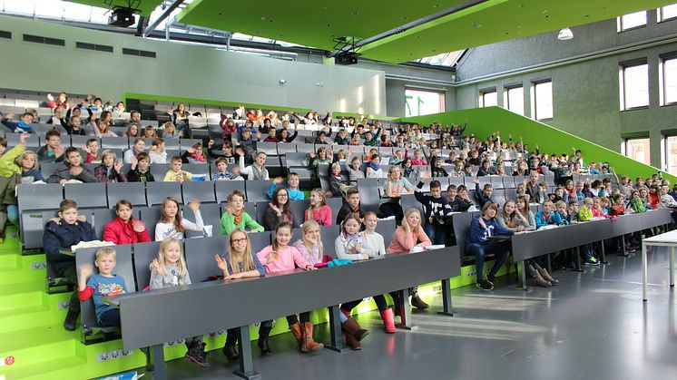 Die Kinderuniversität im Audimax der TH Wildau.