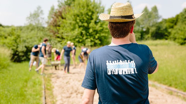 Die Mitarbeiter von Pernod Ricard Deutschland haben im Generationenpark Volkhoven Weiler viel bewegt.