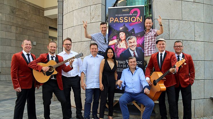 Das vielköpfige Team der Dinnershow "Passion 2" - Foto: Andreas Schmidt