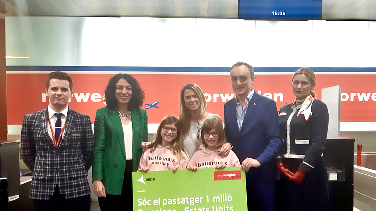 Norwegian celebra su pasajero 1 millón entre Barcelona y Estados Unidos.