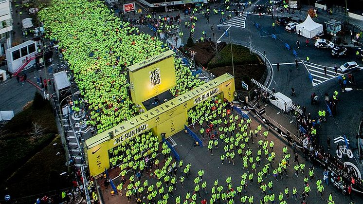 The beginning of the race by Santiago Bernabéu Stadium - Source: LastLap