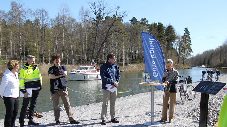 Från höger;  Elisabeth Nilsson, landshövding Östergötland, Roger Altsäter, VD AB Göta kanalbolag, Lars Stjernqvist, kommunstyrelsens ordförande Norrköping, Henrik Löfgren Divisionschef NCC AB samt statssekreterare Eva Lindström, Näringsdepartementet.