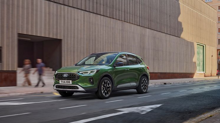 Den nye Ford Kuga PHEV kommer blandt andet i den nye farve Bursting Green.