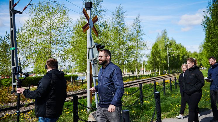 Stadsarkitekt Florian Steiner ledde den livesända rundvandringen genom området tillsammans med Pär Fleuron från Trafikverket. Foto: Maria Fäldt.