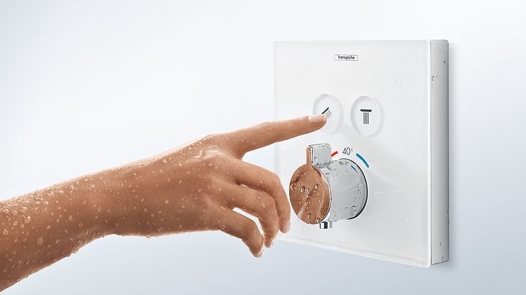 hansgrohe iBox universal gør det let at skifte den eksisterende indbyggede brusetermostat ud til f.eks. en hansgrohe ShowerSelect termostat.