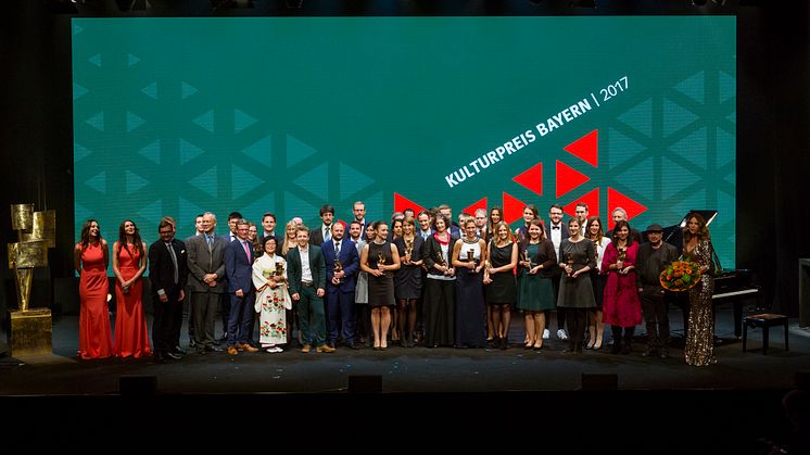 Kulturpreis_Bayern_2017_Preisverleihung_Gruppenbild_Newsroom
