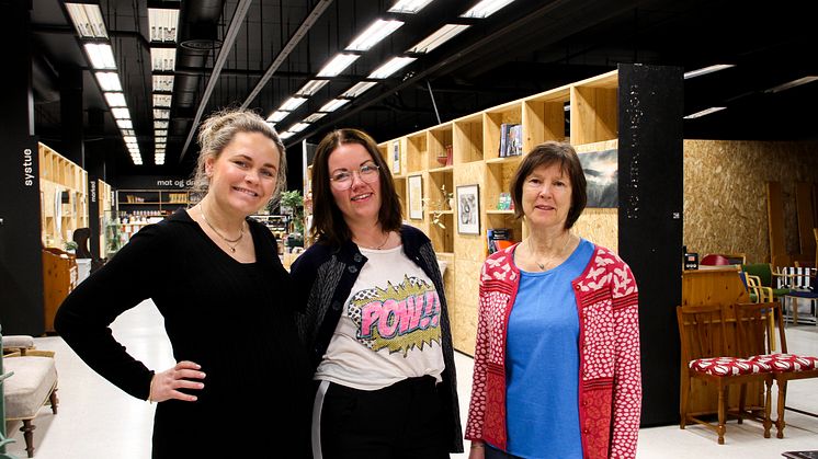 Bodø: Hanne Eliassen (t.v), Anneli Erichsen (i midten) fra Egna og Rita Sørensen (t.h) fra Fremtiden i våre hender. Foto: Egna AS. Høyoppløselig bilde i bunnen av artikkelen.