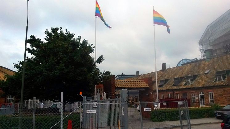 Störst av allt är kärleken! Svenska kyrkan Malmö i regnbågens tecken. 